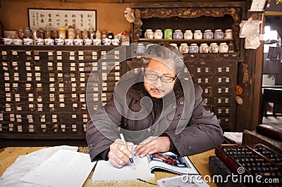 China: Chinese traditional medicine doctor