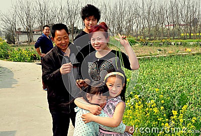Pengzhou, China: Chinese Farm Family