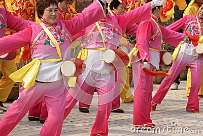 Chinese play drum and beat gong