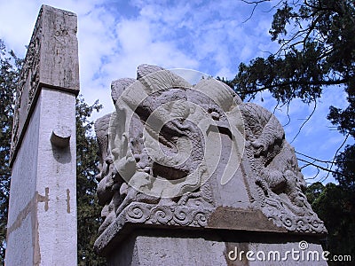 Chinese Qufu city cultural connotation－The blue sky and white clouds as the background of the Chinese stone carving