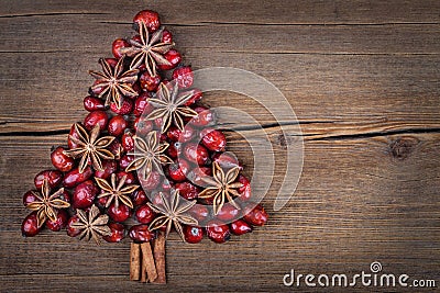 Christmas tree made of cinnamon, anise and dog-rose