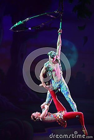 Cirque Dreams (Jungle Fantasy), heatrical acrobatic circus perfo