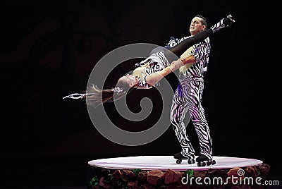 Cirque Dreams (Jungle Fantasy), heatrical acrobatic circus perfo