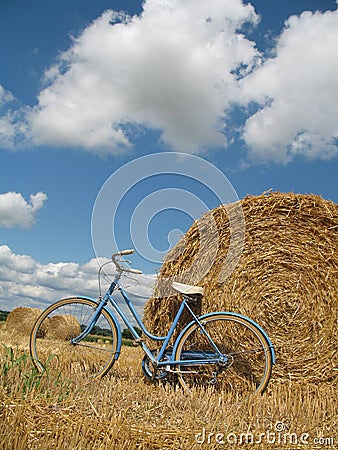 Classic retro bike with hay bales