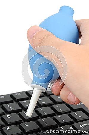 Cleaning keyboard