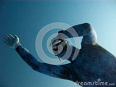 Close view of the freediver making deep dive