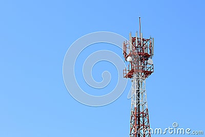 Communication antenna and telecommunication radio
