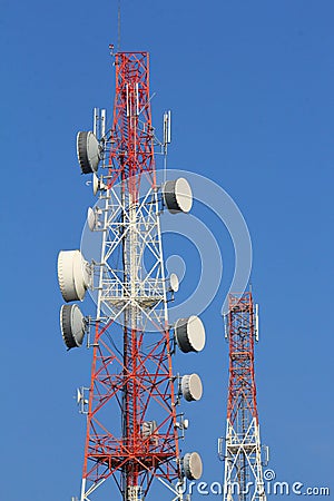 Communications tower