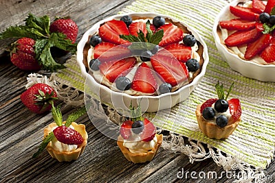 Composition with berries tarts