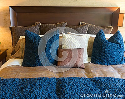 Contemporary bedding style