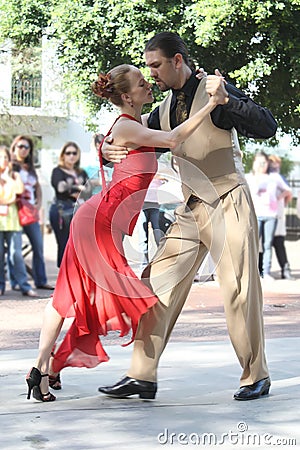 Couple of tango dancers 2