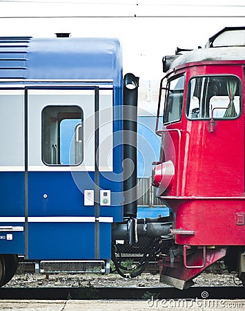 Coupled train cars