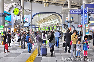 Crowd at Shinagawa train station Tokyo