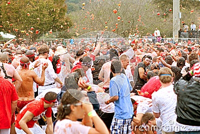 Crowd Throws Tomatoes In Massive Outdoor Food Fight