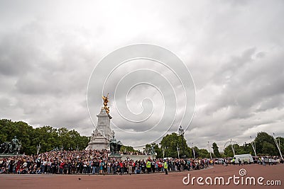 Crowds waiting for the Changing of the Guard in Buckingham Palace