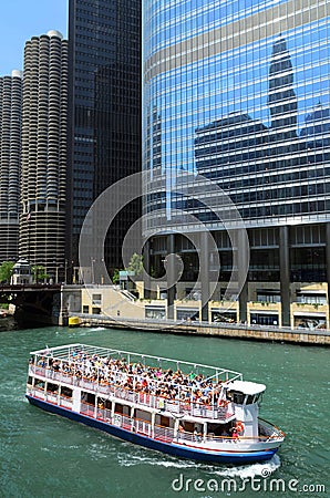 Cruise boat on Chicago river