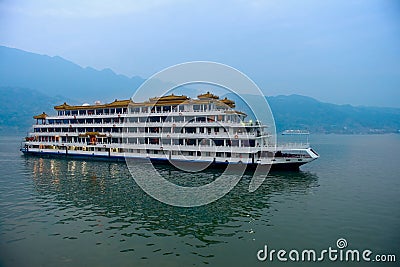 Cruise on the Yangtze River