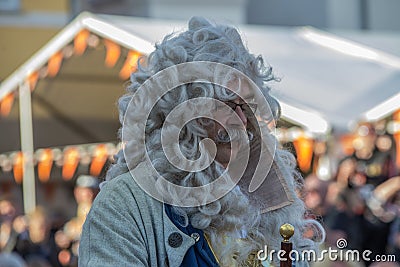 Dance, party and appearance at Halden squares