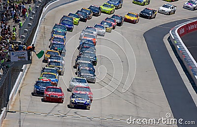 David Reutimann and Kasey Kahne lead the field to