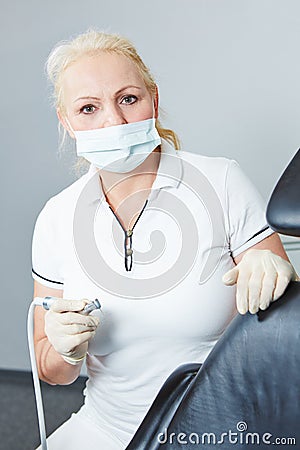 Dentist with dental turbine