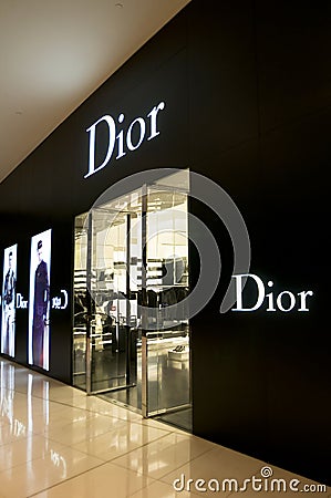 Dior Shop entrance