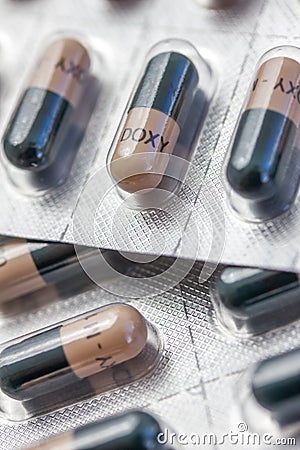 Doxycyclin antibiotic capsules