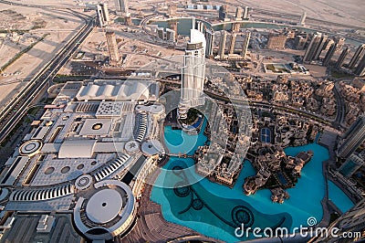 The Dubai Mall is the world s largest shopping mal