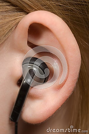 Ear phone