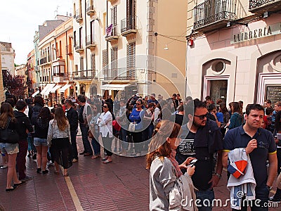 Early Morning Queue Outside Dali Theatre-Museum, Figueres, Spain