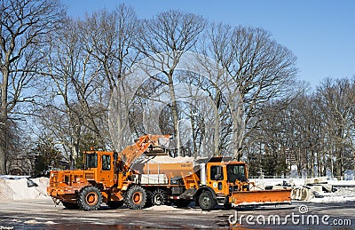 Earth mover and snowplow