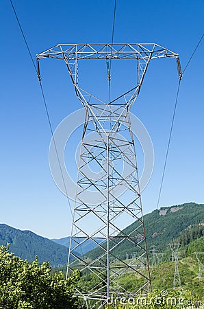 Electrical transmission tower to support power lines