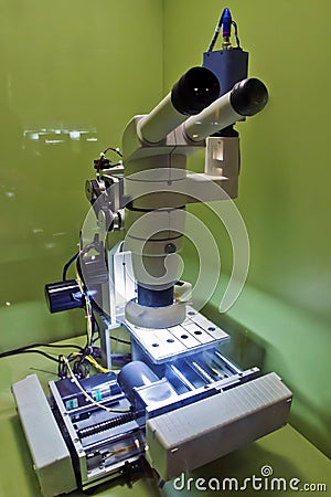 Electron microscope