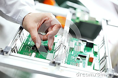 Electronic component assembly