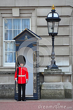 English Queen s Guard, London