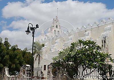 Erida Mexico Yucatan architecture history street church