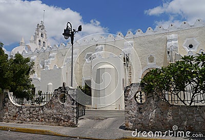 Erida Mexico Yucatan architecture history street church