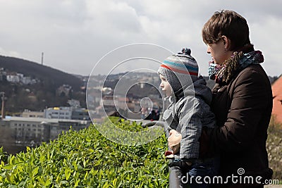 Family looking at Prague