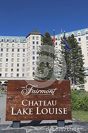 Famous Fairmont Chateau Lake Louise Hotel Editorial Image - Image: 48016635