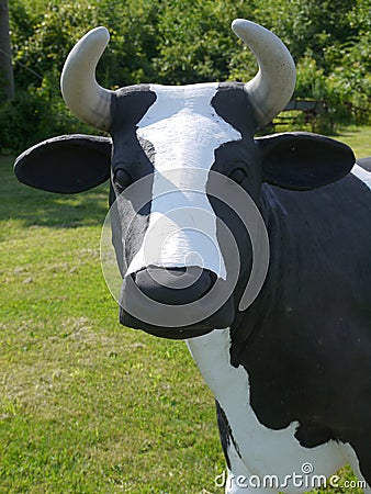 Farm-stand: fiberglass cow head
