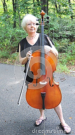 Female cellist.