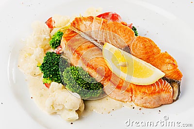 Fish dish - grilled salmon with cauliflower