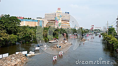 Flooding on Phetkasem Road ,Bangkok Flooding 2011