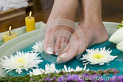 Foot bath with herbs and flowers 1