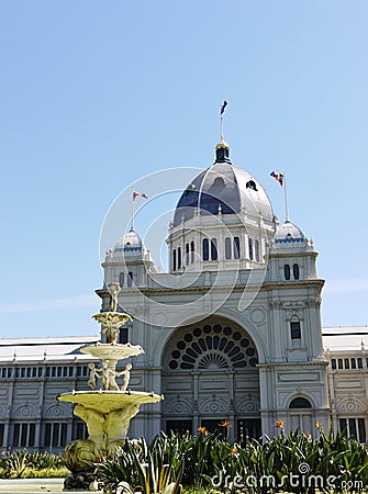 The fountain in front of the Royal Exhibition Building