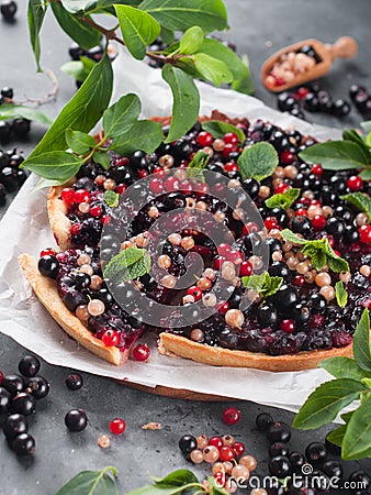 Fresh berries tart