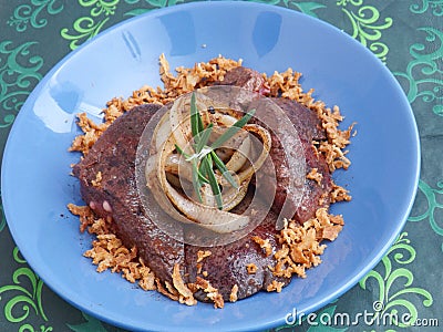 Fresh liver with onions