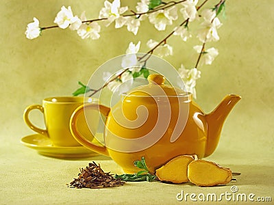 Fresh tea ceremony with flowers