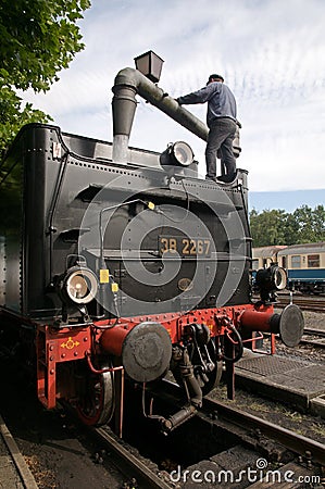 Fulfilling the steam locomotive water