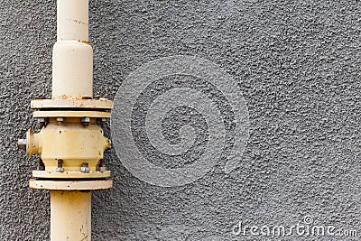 Gas pipe wall