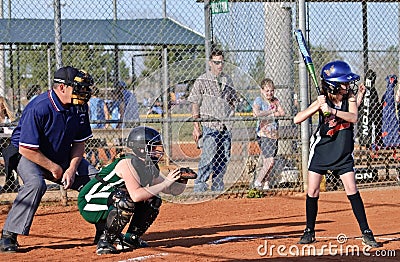 Girl s Softball / At Bat